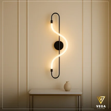 أبليك مودرن متموّج أسود 70 سم بإضاءة LED دافئة