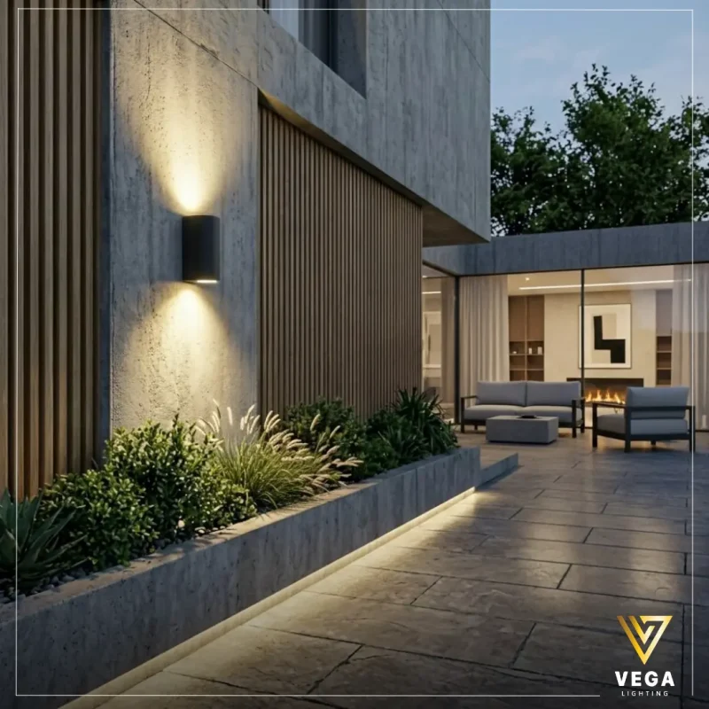 أبليك كـريـفـو أوت دور أسود بإضاءة لأعلى وأسفل