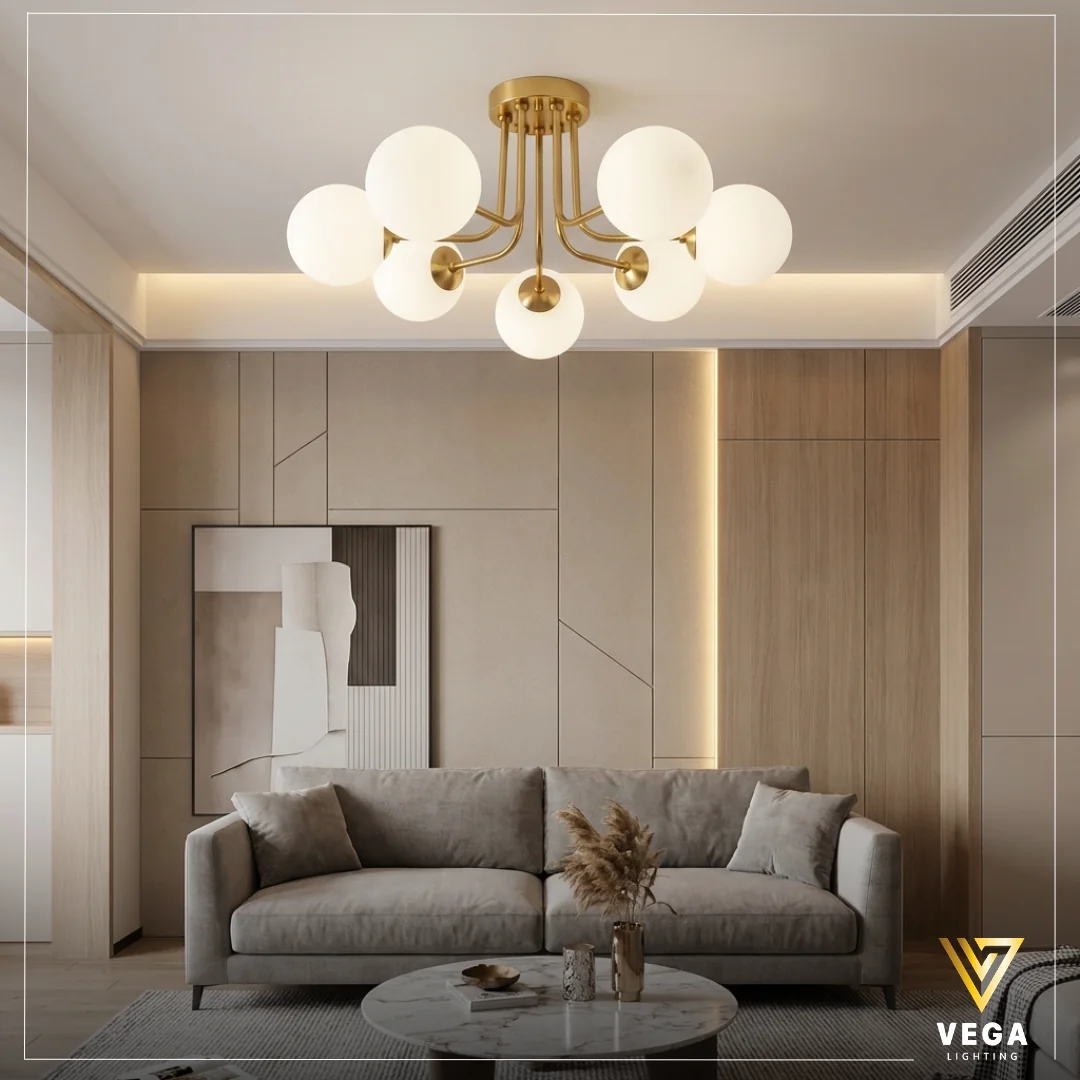 نجفة لوسيرا – LUCERA | 8 كرات زجاج أبيض نجفة لوسيرا LUCERA ذهبية 8 كرات زجاج أبيض بتصميم جلوب دائري للريسبشن والسفرة